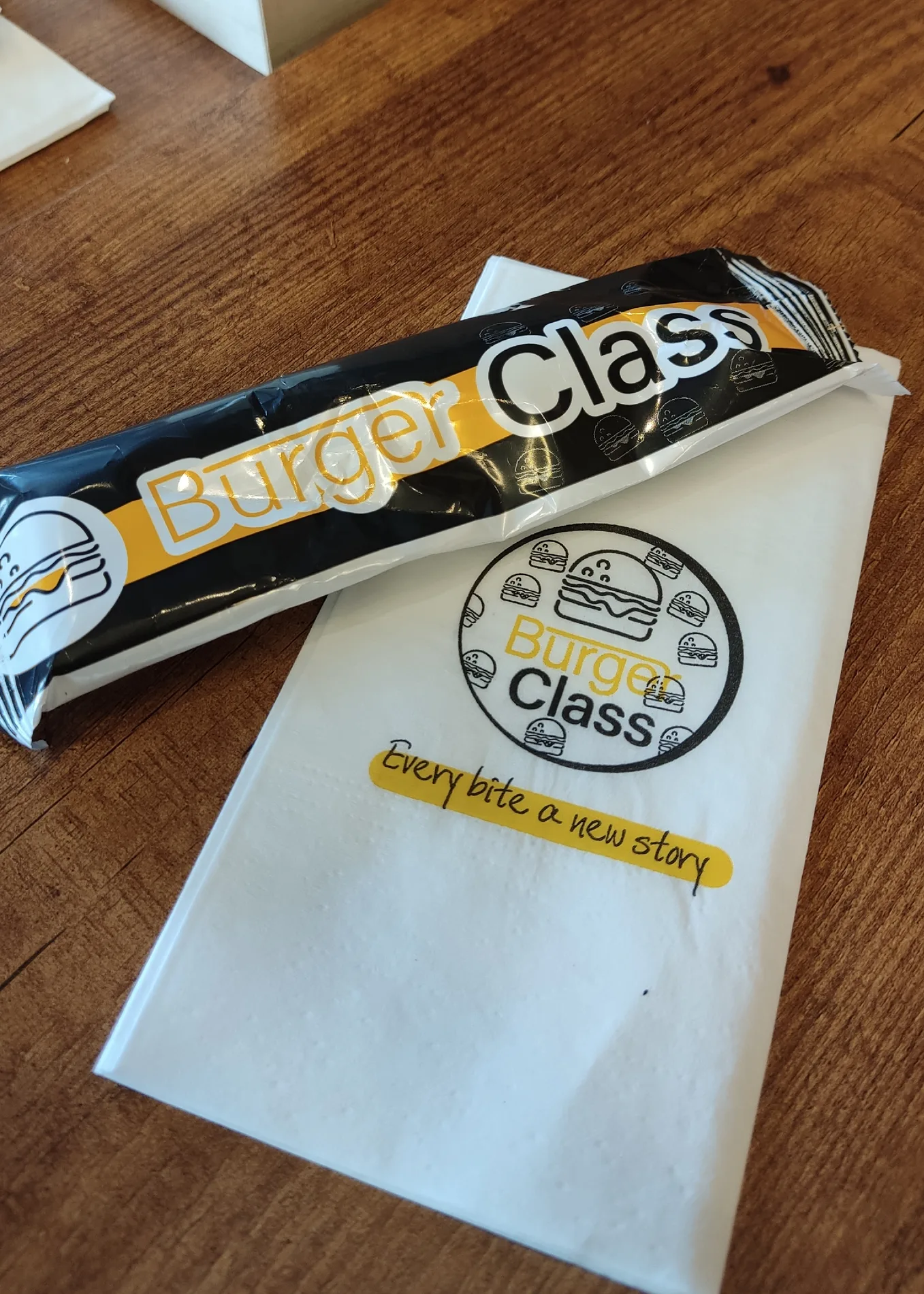 Burger Class markalı peçete ve ıslak mendil gerçek uygulama fotoğrafı